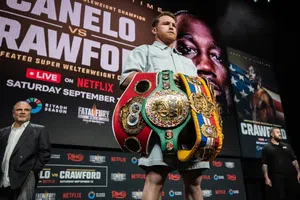 Canelo Álvarez hace menos a las leyendas del boxeo
