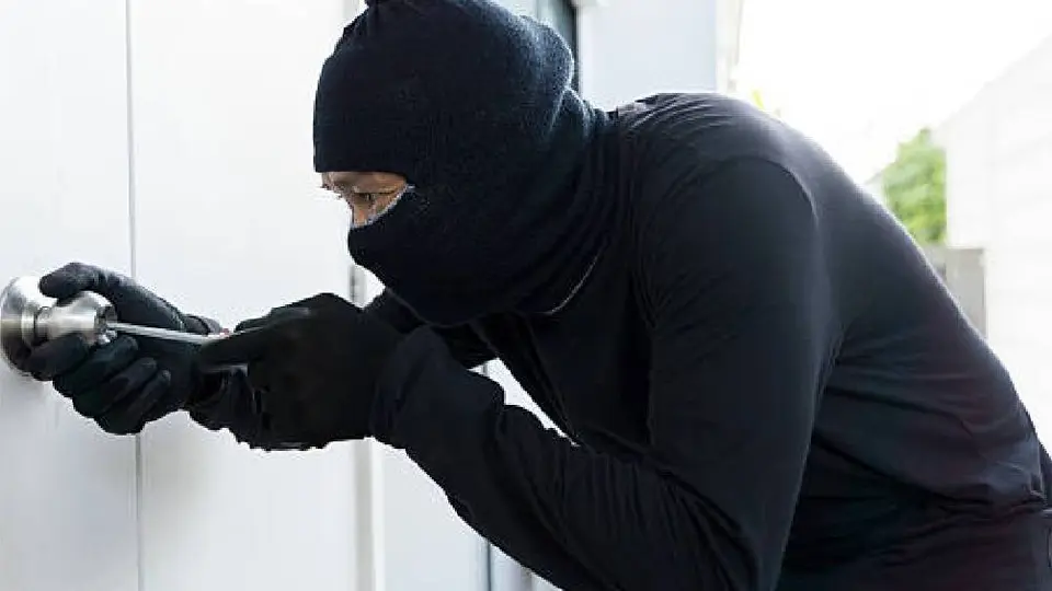 Asesoría legal gratuita en CDMX: qué hacer si invaden tu casa