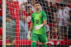 Así quedó el rostro de Joan Garcia tras su choque con Muriqui