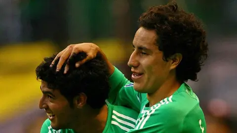 ¿Llega a CU? Efraín Juárez confirmó contacto con Carlos Vela para fichar con Pumas