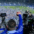 LaLiga denuncia invasión al campo, bengalas y cánticos ofensivos tras ascenso de Real Oviedo