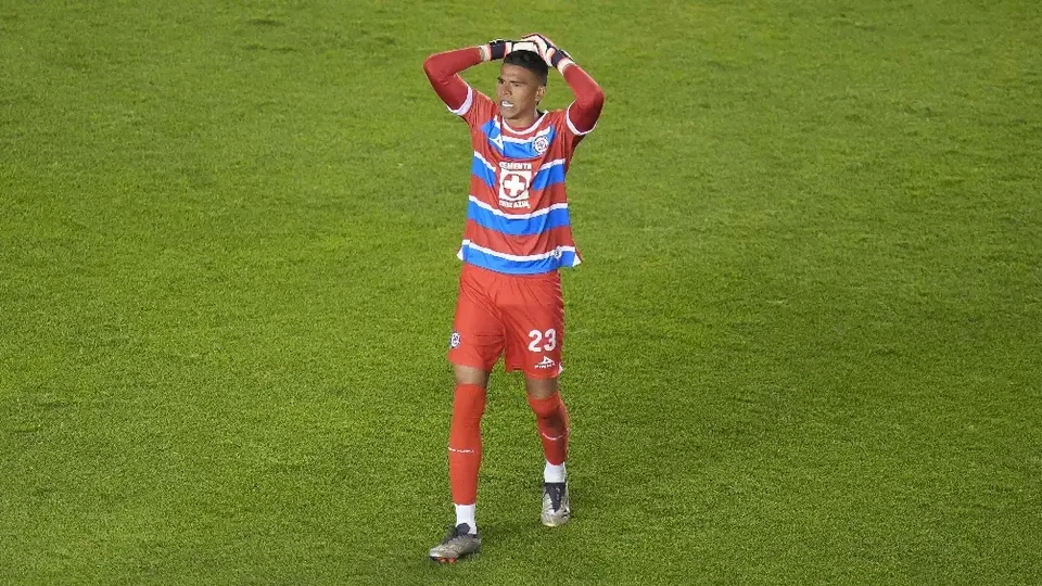 Las pifias de Kevin Mier con Cruz Azul
