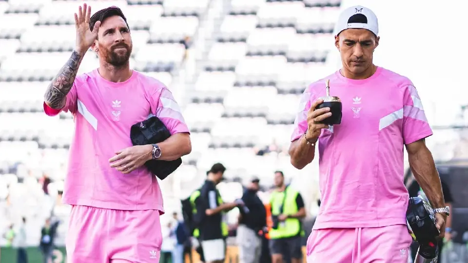 Messi y Luis Suárez presentan al Deportivo LSM como nuevo equipo de Uruguay