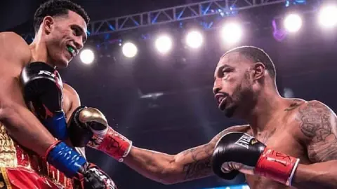 David Benavidez no va más con Canelo y comienza la operación ‘Zurdo Ramírez’