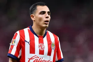 Club Brujas lanza oferta a Chivas por Hugo Camberos