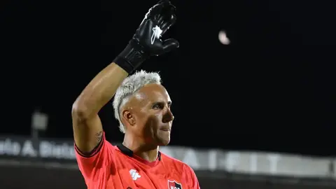 ¿Se acerca a Pumas? Keylor Navas no es convocado con Newell's