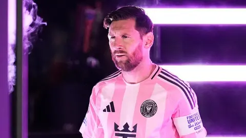 ¡Perdió la cabeza! Messi agrede a Vitinha en su eliminación del Mundial de Clubes