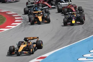 Oscar Piastri gana el Gran Premio de España en un día de furia de Max Verstappen