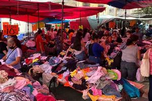De estrella del cine mexicano a vendedora de tianguis