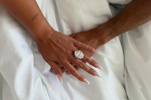 El anillo de Georgina Rodríguez: cuántos años de salario mínimo costaría en México