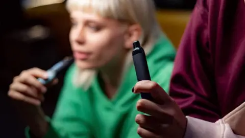 Científicos del IPN prueban terapia génica para reducir daño pulmonar por vapeo