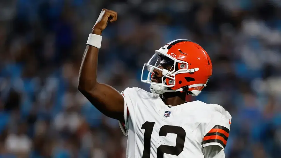 Shedeur Sanders firma gran debut en pretemporada con dos pases de anotación