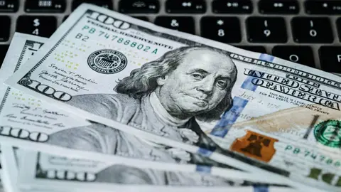 ¿Vas a cambiar dólares? El peso se mantiene estable este jueves 31 de julio