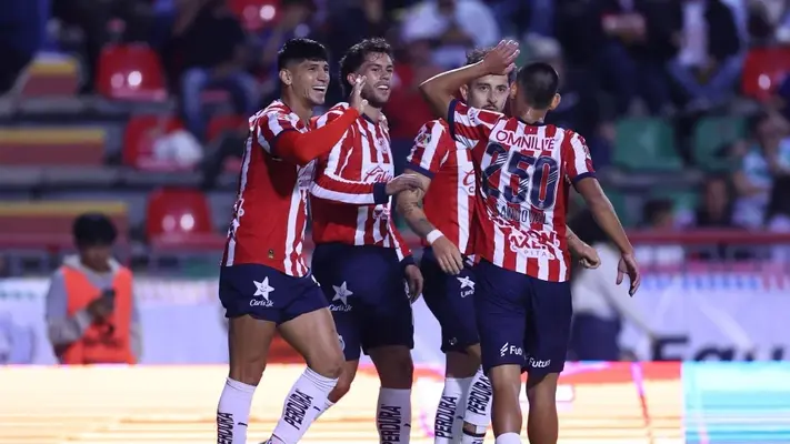 Alan Pulido se ilusiona con Chivas tras ganar dos cuadrangulares amistosos: "Es un reflejo de lo que viene"