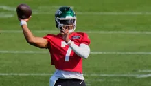 Justin Fields vuelve a practicas con Jets; apunta a estar listo para pretemporada