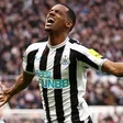 Newcastle rechaza primera oferta de Liverpool por Aleksander Isak