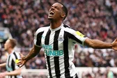 Newcastle rechaza primera oferta de Liverpool por Aleksander Isak