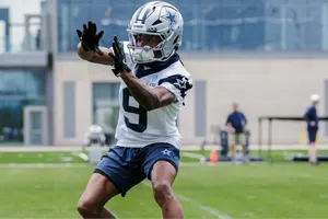 NFL: Jugador All-Pro de los Dallas Cowboys arrestado por posesión de armas y marihuana