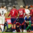 ¡'Piojo' enciende las alarmas! Jugador costarricense salió lesionado de gravedad ante Surinam