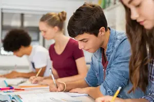 Beca Jóvenes Escribiendo el Futuro ofrece 58 mil pesos a universitarios: Checa los requisitos