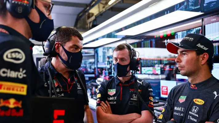 'Estuve cuatro años, pero les cobré seis': El épico trolleo de Checo Pérez a Red Bull