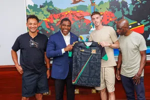 Cole Palmer visitó San Cristóbal y Nieves, tierra de su abuelo, tras coronarse en el Mundial de Clubes