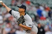 Bravos adquieren al lanzador venezolano Carlos Carrasco de los Yankees por dinero en efectivo