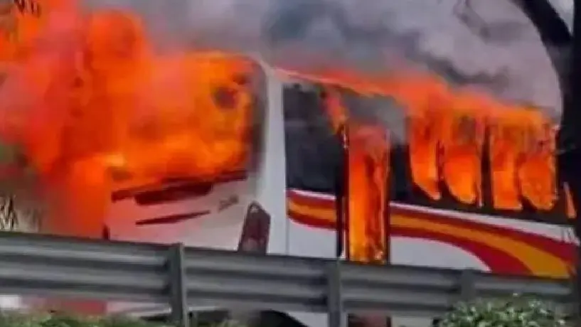 Motociclista muere tras choque e incendio en la autopista México-Querétaro
