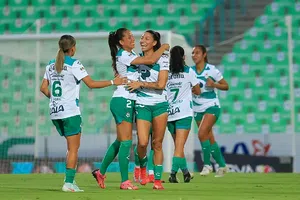 ¡Sorpresa en Torreón! Chivas pierde de visita ante Santos con destacada actuación de las arqueras