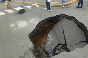Socavón en Iztapalapa sorprende a vecinos: se formó por las intensas lluvias