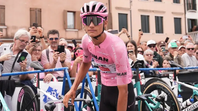 Isaac del Toro: ¿Cómo funciona una carrera de ciclismo de ruta por etapas como el Giro de Italia?