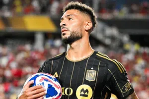 ¿Se viene Denis Bouanga al América? 'La liga mexicana atrae tanto como la brasileña'