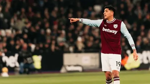 Cuenta regresiva para Edson Álvarez: su futuro en el West Ham pende de un hilo
