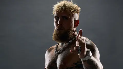Jake Paul y su polémica entrada al ring: ¿Se burla de Chávez y México?