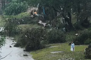 Tragedia en Río Guadalupe: 24 muertos por inundaciones en Texas; más de 20 niñas desaparecidas de campamento