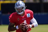 Prescott elogia su relación con Jerry Jones; el mariscal confía en que Parsons siga con Cowboys