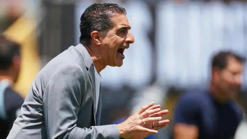 ¡Cómo en Liga MX! Paiva vuelve a 'pechear' en eliminación directa