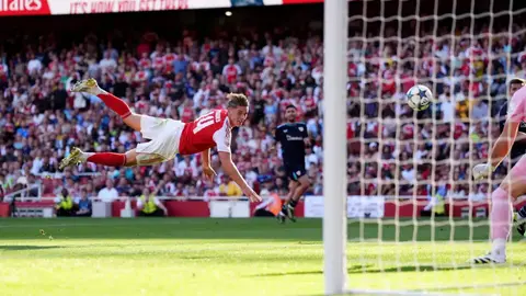 Viktor Gyokeres se estrena como goleador de Arsenal en duelo amistoso ante Athletic Club