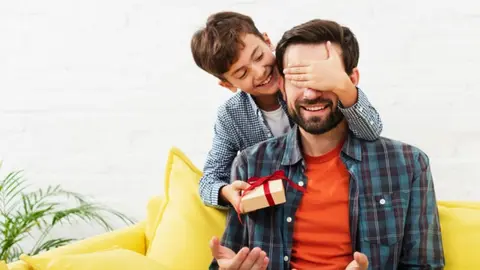 Día del Padre 2025: Celebrarlo será 18% más caro que en 2024