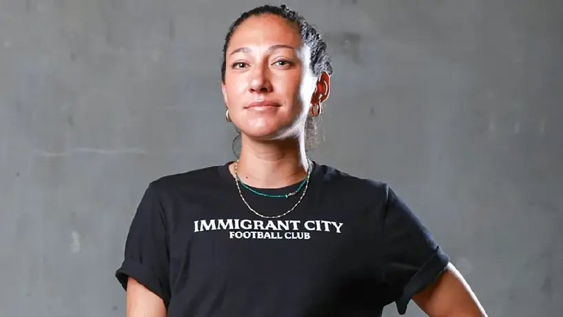 Angel City lanza camisetas "Immigrant City" en apoyo a migrantes latinos en EE.UU.