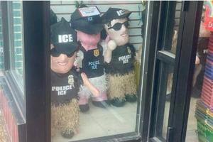 Tienda mexicana en Chicago se viraliza por piñatas de agentes de ICE tras redadas migratorias