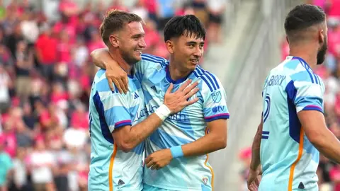 Toronto adquiere al mediocampista Mihailovic por 8 millones de dólares, procedente de Rapids