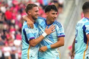 Toronto adquiere al mediocampista Mihailovic por 8 millones de dólares, procedente de Rapids