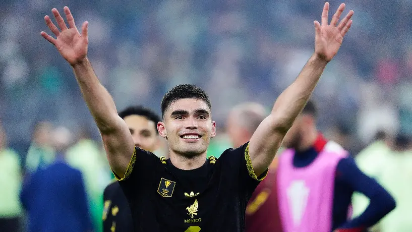 Johan Vásquez destaca los aspectos positivos de la victoria del Tri: "Creamos una familia"