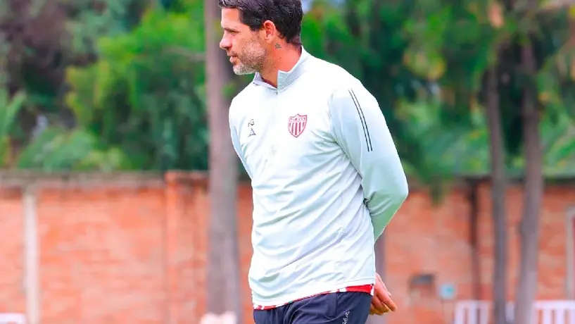 Fernando Gago es abucheado 'eufóricamente' por afición de Chivas ante Necaxa