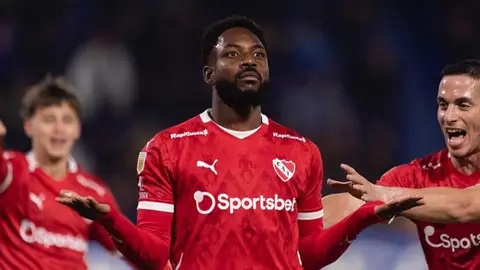 Independiente no lo quiere soltar, pero Pumas tienta a Álvaro Angulo con billetes verdes