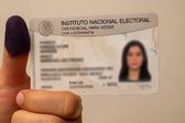 ¿Qué peligro corres al subir fotos de tu INE o dedo entintado después de votar?