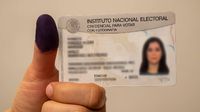 ¿Qué peligro corres al subir fotos de tu INE o dedo entintado después de votar?