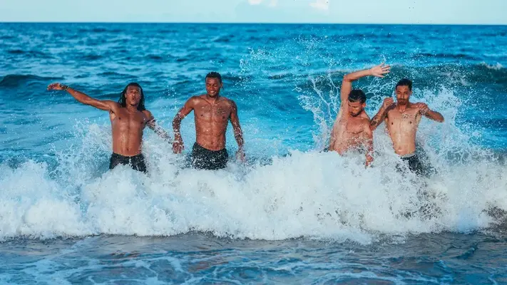 Pep Guardiola y Manchester City acaparan reflectores en la playa