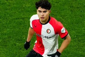 ¡Deja Feyenoord! Stephano Carrillo tendrá nuevo equipo en Europa